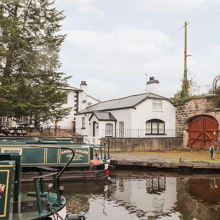 Scotch Hall Cottage Llangollen Exterior foto