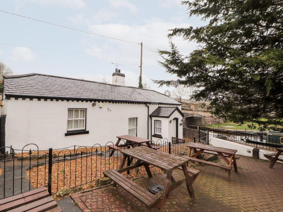 Scotch Hall Cottage Llangollen Exterior foto